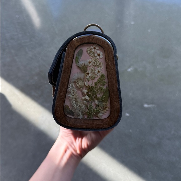 Small Leather Bag - Picture 4 of 9